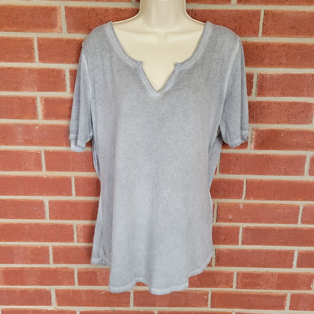 Terra & Sky 0X Gray Split Neck Short Sleeve Top Relaxed Fit.  #322